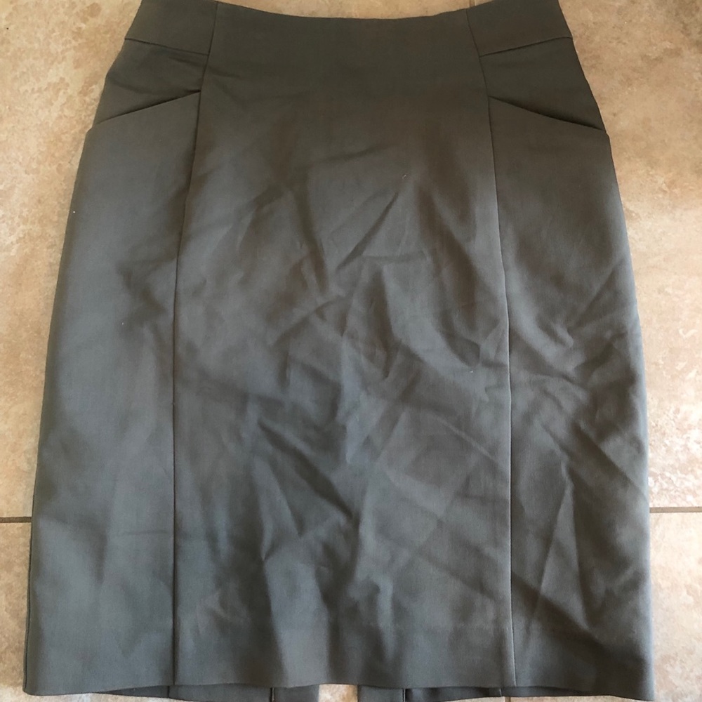Gray pencil skirt